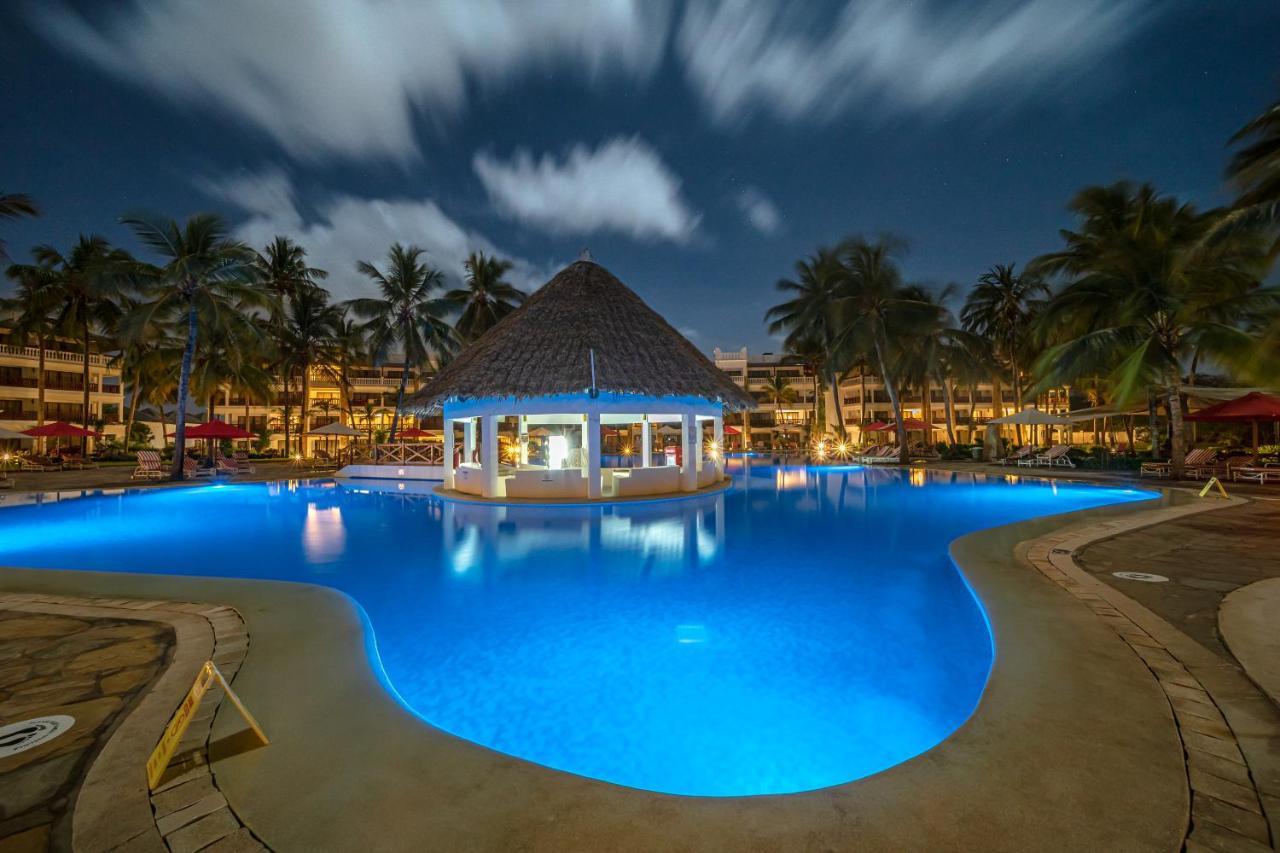 Prideinn Paradise Beach Resort & Spa Mombasa Zewnętrze zdjęcie The pool at the Hard Rock Hotel in Cancun
