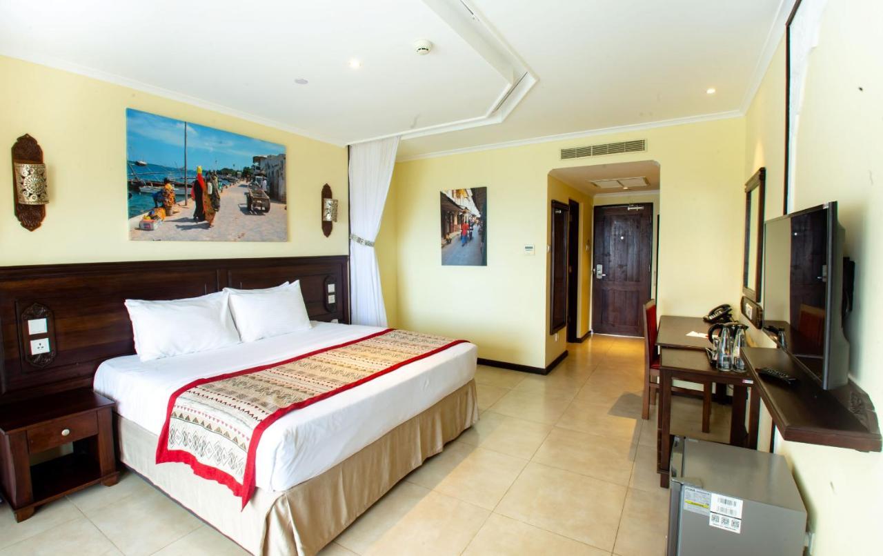 Prideinn Paradise Beach Resort & Spa Mombasa Zewnętrze zdjęcie A room at the hotel