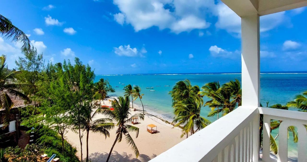 Prideinn Paradise Beach Resort & Spa Mombasa Zewnętrze zdjęcie View of the beach from the balcony of a room at the hotel