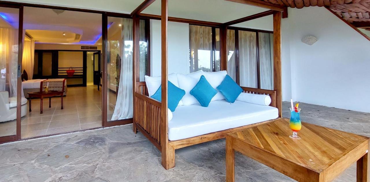 Prideinn Paradise Beach Resort & Spa Mombasa Zewnętrze zdjęcie A room at the hotel